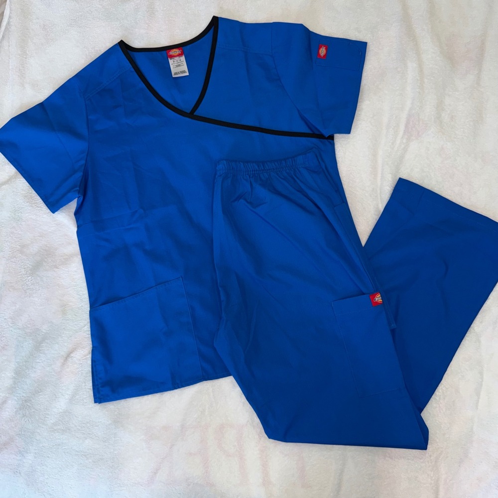 Dickies Womens Royal Blue Mock Wrap Scrub Set Top and Cargo Pants Size Medium